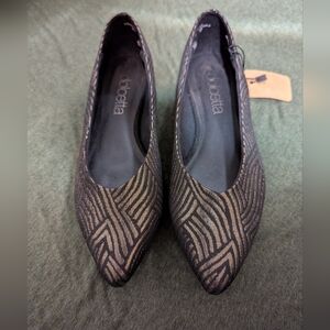 Dolcetta Black and Gold Women's Pointed Flats